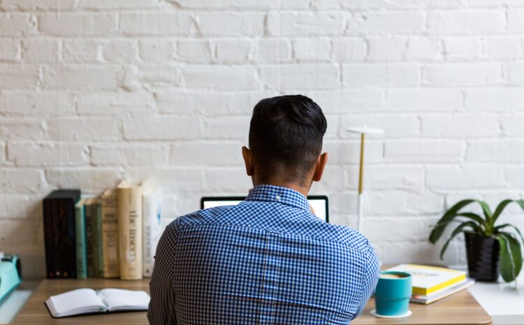  10 British English Expressions You’ll Hear at Work